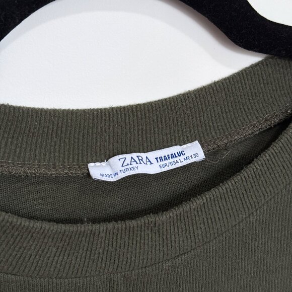 Cropped Green Sweater - Picture 2 of 2